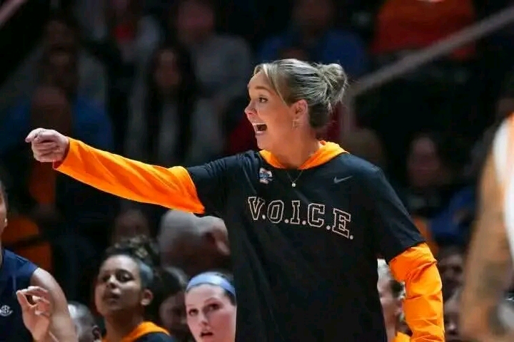 “Cross-Sport Admiration: University of Tennessee Softball Coach Karen Weekly Hails Basketball Coach Kim Caldwell as a Transformative Leader, Highlighting Innovative Strategies and Mutual Respect Between Two of the Lady Vols’ Most Successful Coaches” In a heartwarming display of cross-sport admiration,